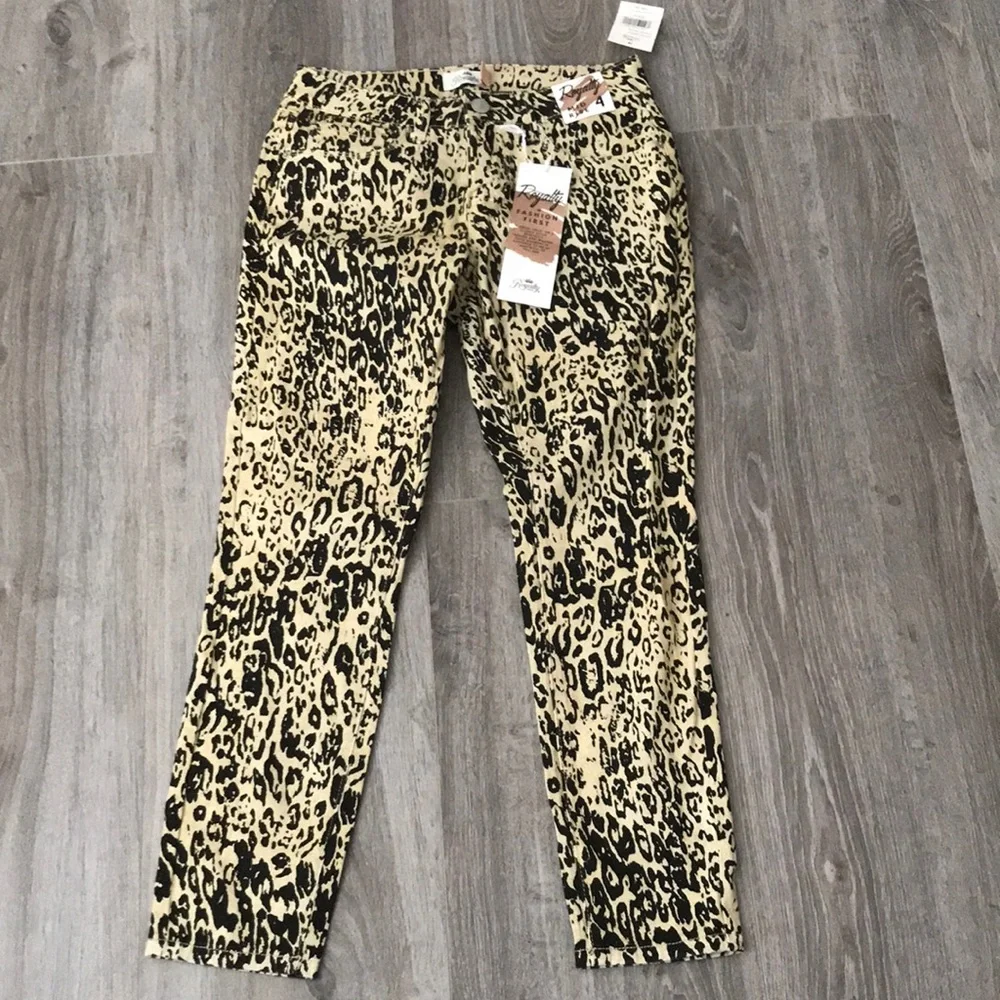 NEW ROYALTY For Me Women's Mid Rise Cheetah Print Ankle JeanPants | 4